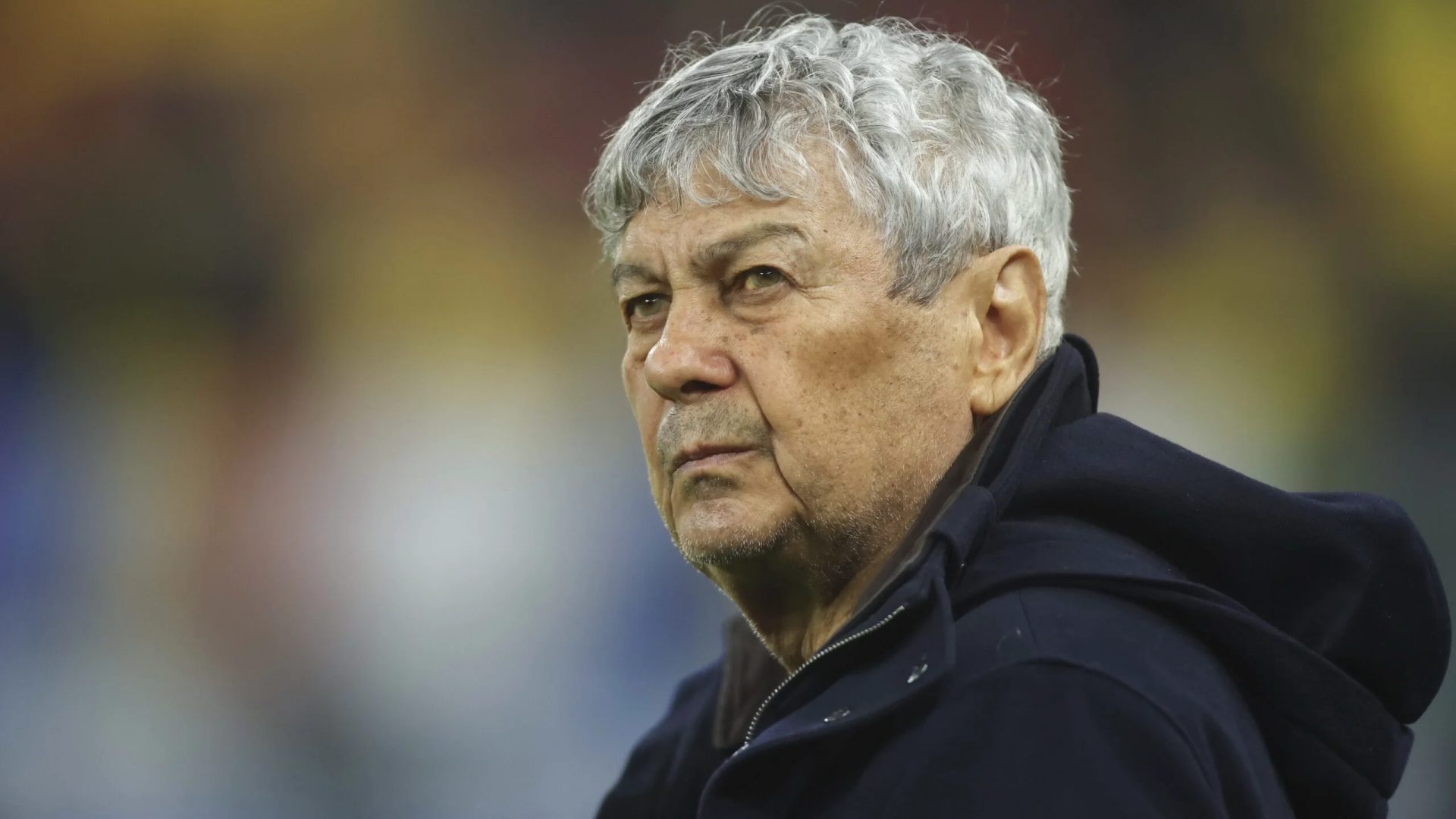 Medici români analizează utilizarea ECMO pentru Mircea Lucescu în contextul stării sale critice Mircea Lucescu, unul dintre cei mai emblematici antrenori din fotbalul românesc, se află internat în stare gravă la Spitalul Universitar de Urgență din București, după ce a suferit recent un infarct
