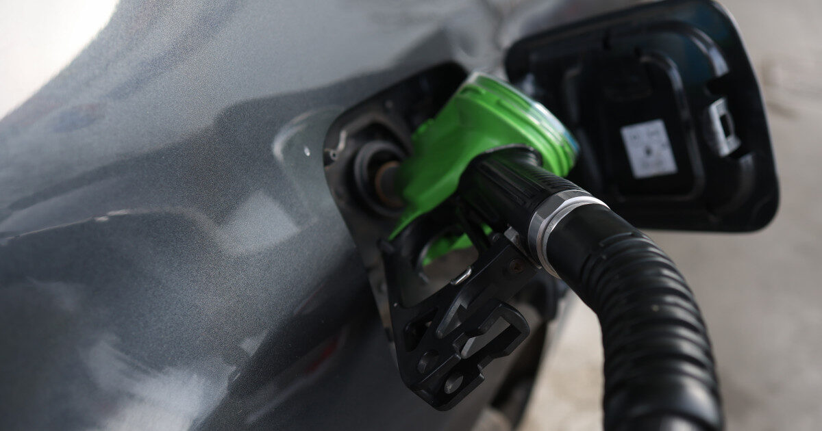 Benzina sub 8 lei: Scădere istorică după două luni de scumpiri în România