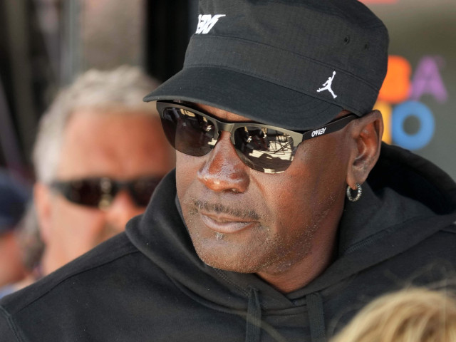 Michael Jordan admite că se simte blestemat în cariera sa