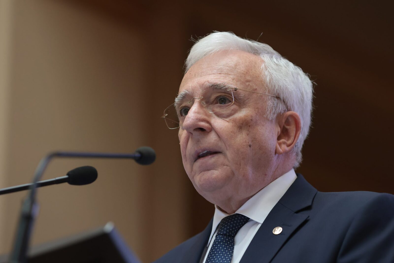 Isărescu, acuzații grave: BNR și bănci, limbaj „secret” – risc pentru România