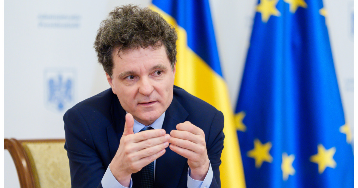 Președintele Nicușor Dan a convocat luni, la ora 14:00, o întâlnire de urgență la Palatul Cotroceni, cu premierul ILIE BOLOJAN și miniștrii din domeniul Energiei și Transporturilor, precum și cu reprezentanți ai principalelor companii petroliere, în contextul temerilor crescute legate de o posibilă criză a carburanților în România