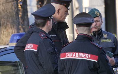 Alertă în Napoli: Jaful sângeros la o bancă, angajați și clienți, ostatici