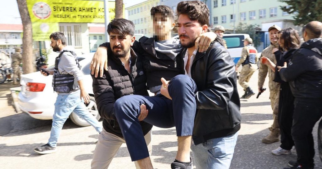 Atac armat într-un liceu din Turcia: 16 răniți, agresorul a tras la întâmplare