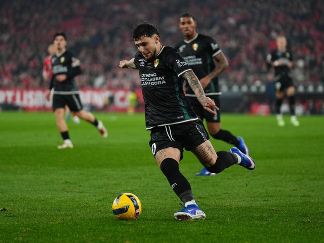 Jucătorul român ICĂS FEȘTÂIN a fost schimbat la pauza meciului din Portugalia, după o performanță extrem de modestă și o notă critică primită de la antrenor