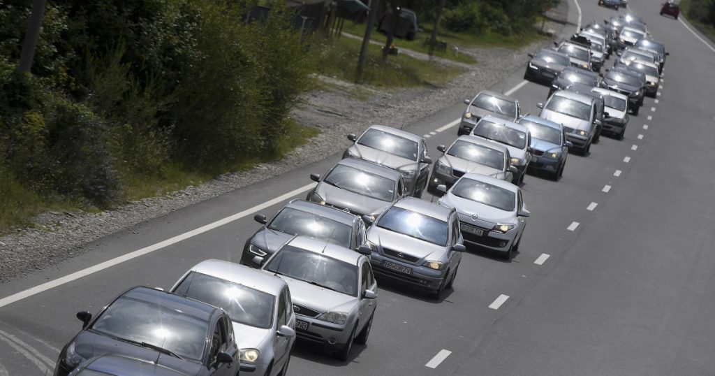 Agonie pe Valea Prahovei și șosele! Drumuri spre București, blocate după Paște