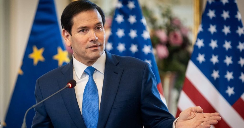 Secretarul de Stat american Marco Rubio a lăudat sprijinul României pentru operațiunile SUA în Orientul Mijlociu Senatorul american Marco Rubio, secretar de Stat în cadrul Departamentului de Stat al SUA, a avut o convorbire cu ministrul de Externe al României, Oana Țoiu, în cadrul căreia a exprimat mulțumiri pentru sprijinul „rapid și decisiv” acordat de București