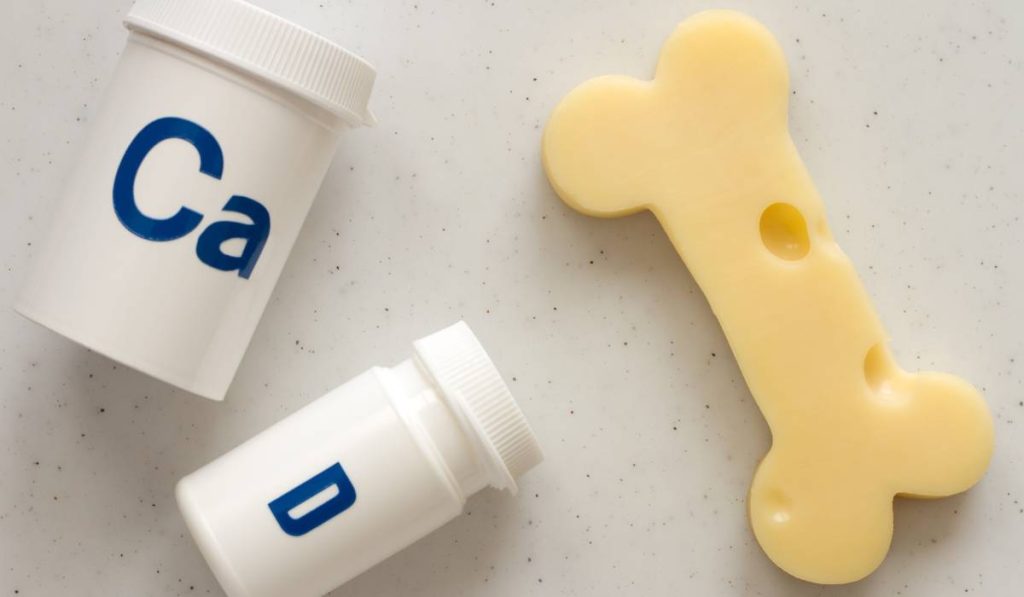 Numărul tot mai mare de factori de stil de viață și sănătate poate grăbi apariția osteoporozei, iar recunoașterea semnelor timpurii devine esențială pentru prevenție