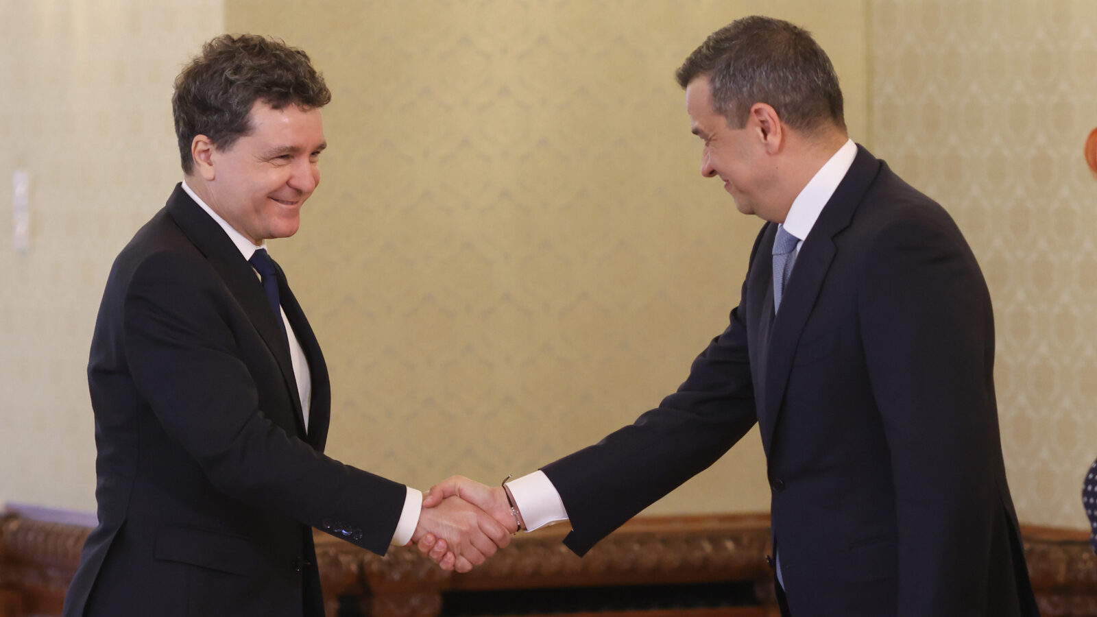 PSD-ul respinge Cabinetul Bolojan: Ultimatum politic pe scena Guvernului
