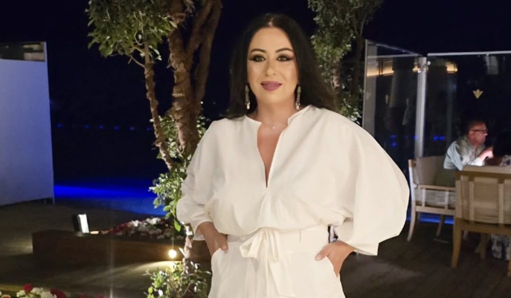 Oana Roman, DIVA la 50 de ani: Cum arată în costum de baie în Egipt?