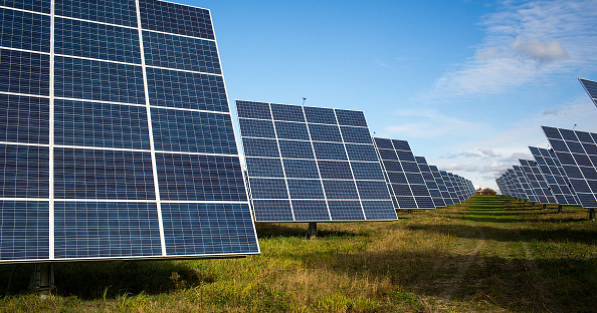 Premierul ILIE BOLOJAN anunță desființarea avizelor tehnice de racordare (ATR) la rețelele electrice, o măsură menită să combată speculațiile și blocajele din sectorul energetic