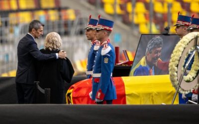 Legendarul antrenor Mircea Lucescu va fi condus pe ultimul drum astăzi, 10 martie 2026, la cimitirul Bellu, cu onoruri militare, marcând astfel încheierea unei vieți dedicate fotbalului