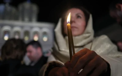 Paște: Ce trebuie să facă românii credincioși în Noaptea Învierii și ziua de Paște