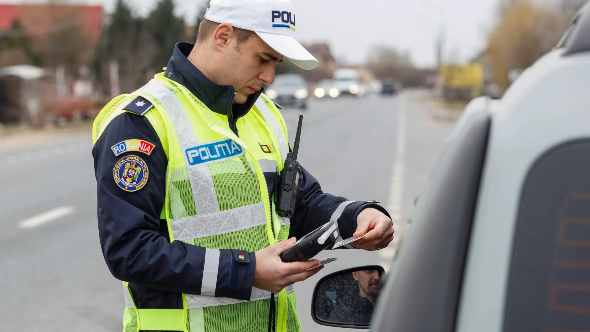 Permisul de conducere expirat, o problemă frecventă în România, atrage după sine sancțiuni pentru șoferi