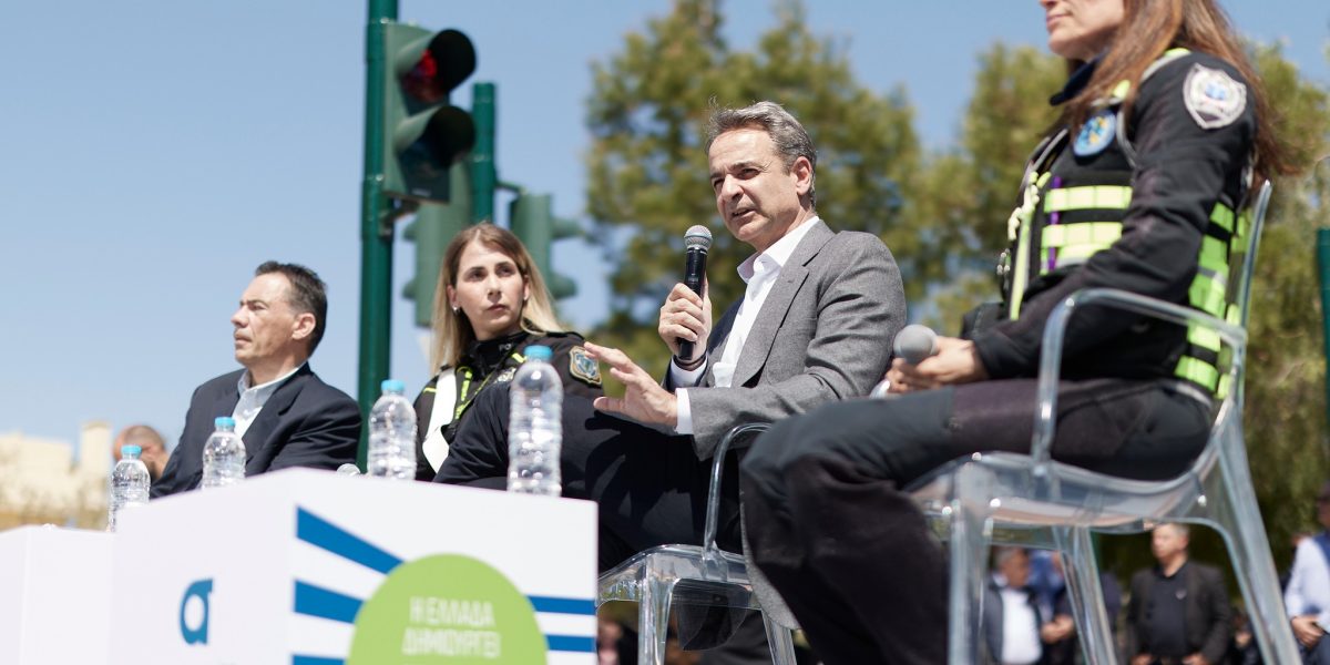 Premierul Greciei promite strictețe în aplicarea legii cu noile camere de supraveghere rutiere