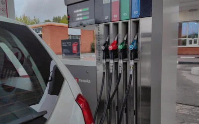 Ieftinirea carburanților, doar o iluzie? Adrian Negrescu: „E o fotografie de moment”