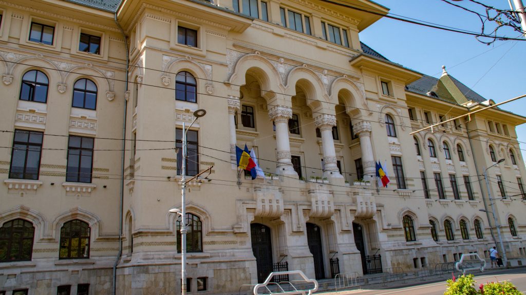 București: Primarul decide: Panourile anti-cezariană, date jos din Capitală