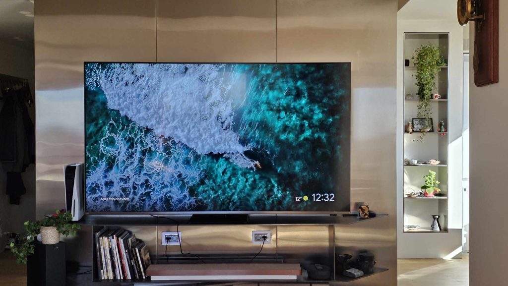 De ce merită să dezinstalezi aplicațiile pe care nu le mai folosești Mulți utilizatori de Smart TV-uri păstrează toate aplicațiile instalate, chiar dacă folosesc doar câteva în mod regulat