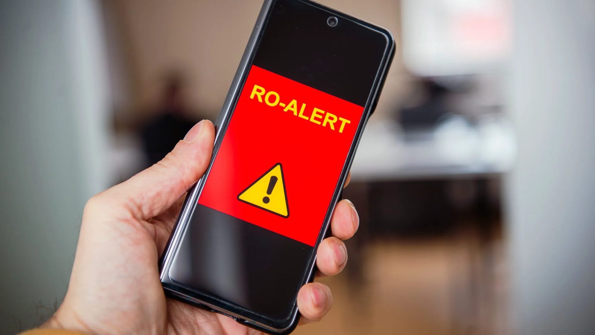 RO-Alert în Tulcea după atacuri rusești lângă granița României Locuitorii din zona de nord a județului Tulcea au fost alertați în noaptea de 7 aprilie printr-un mesaj RO-Alert, ca urmare a unor noi atacuri cu drone desfășurate de forțele ruse în Ucraina, în apropierea frontierei cu România