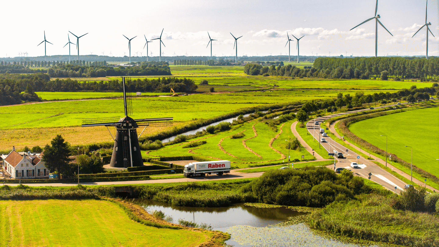 Scumpirea carburanților, cauzată de tensiunile din piața internațională, a adus noi presiuni pe sectorul logistic românesc, în special pe transportul rutier