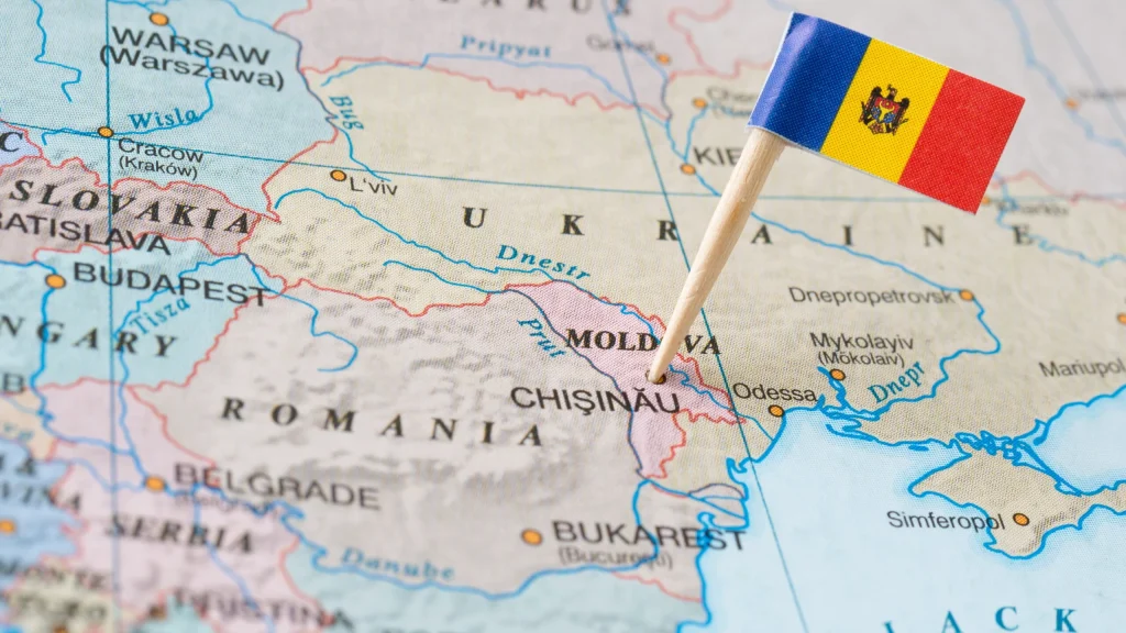 Moldova, la jumătate din salariul bulgar: Minimul crește la 6.300 lei