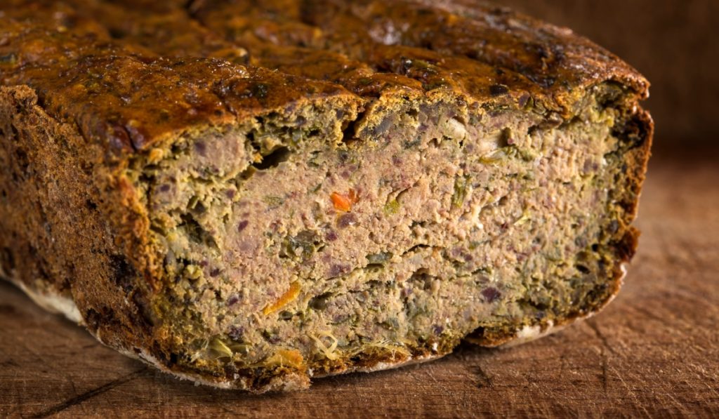 Delicios drob de post: ciuperci, spanac și leurdă, secretul gustului!