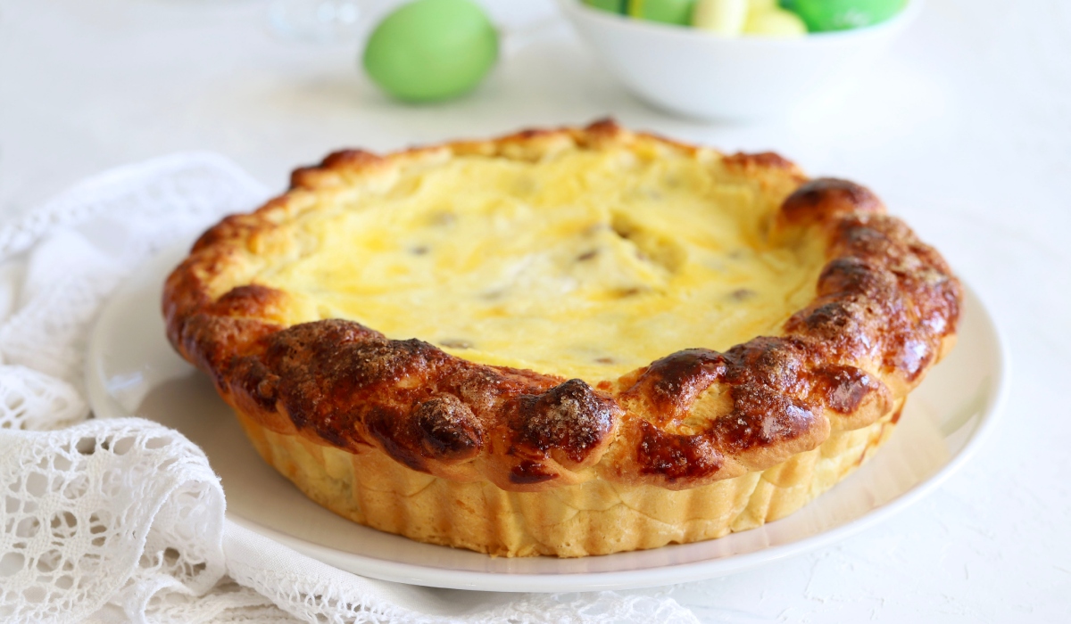 O pască vegană, fără gluten, promite un gust apropiat de cel clasic, fiind o alternativă sănătoasă la desertul tradițional, perfectă pentru cei cu restricții alimentare sau pentru cei care doresc să adopte un stil de viață mai sănătos