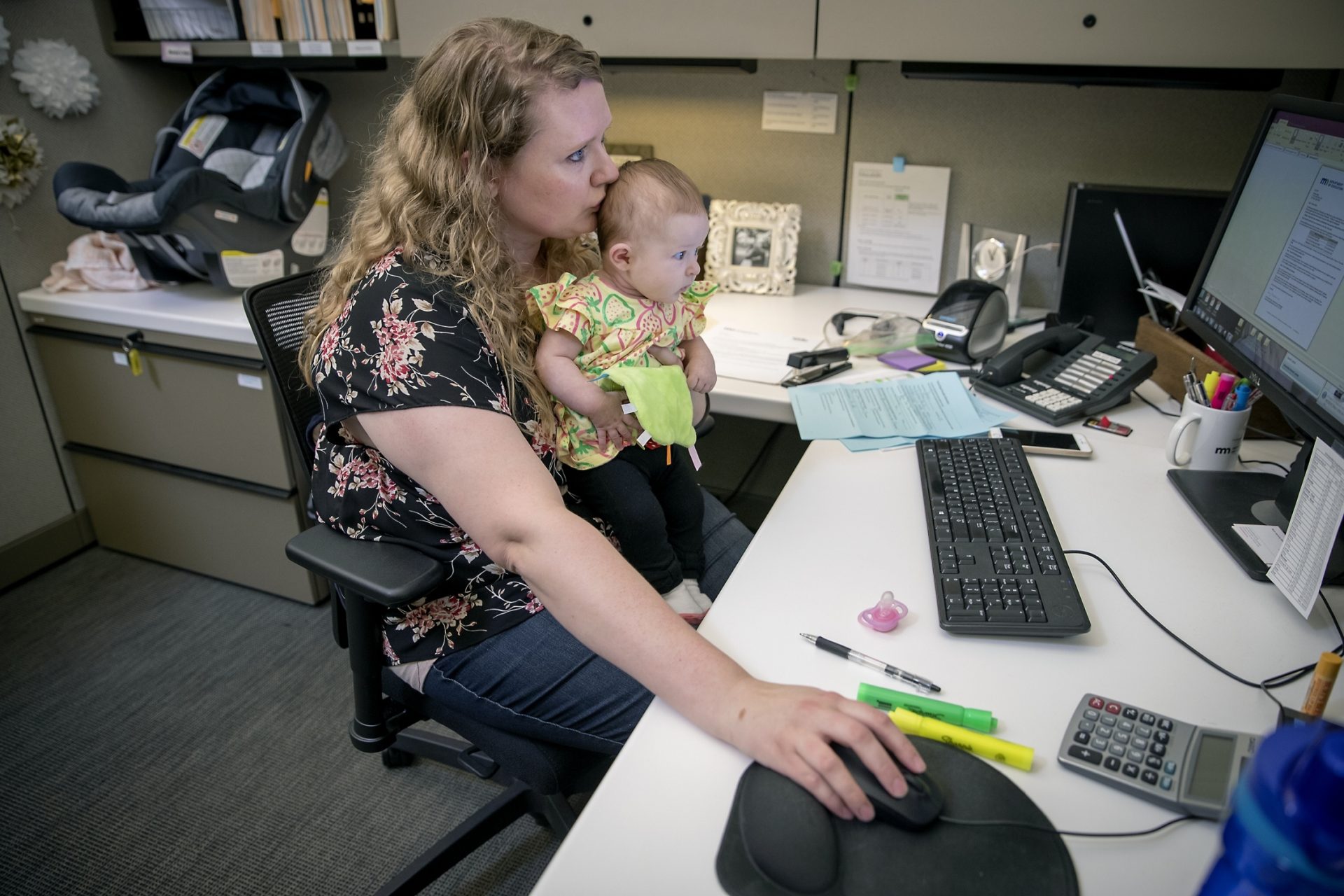 Revenirea la locul de muncă după concediul de creștere a copilului trebuie planificată cu grijă pentru a fi în deplină legalitate