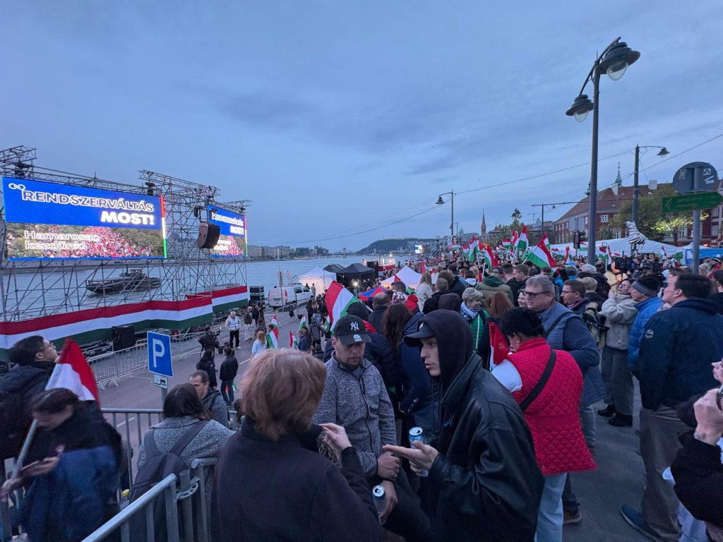 Budapesta, REACȚIE dură după înfrângerea lui Viktor Orban: „Masacru electoral!”