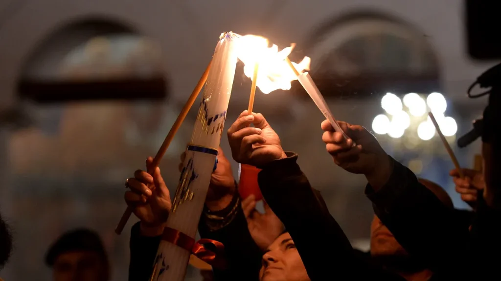 Sfânta Lumină adusă în România sub reguli stricte, ce s-a schimbat în acest an