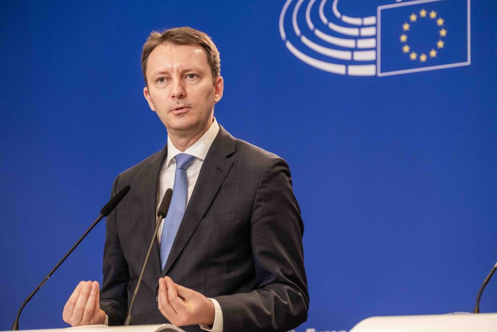 Mureșan: Orban, dispus să-și sărăcească țara precum orice dictator