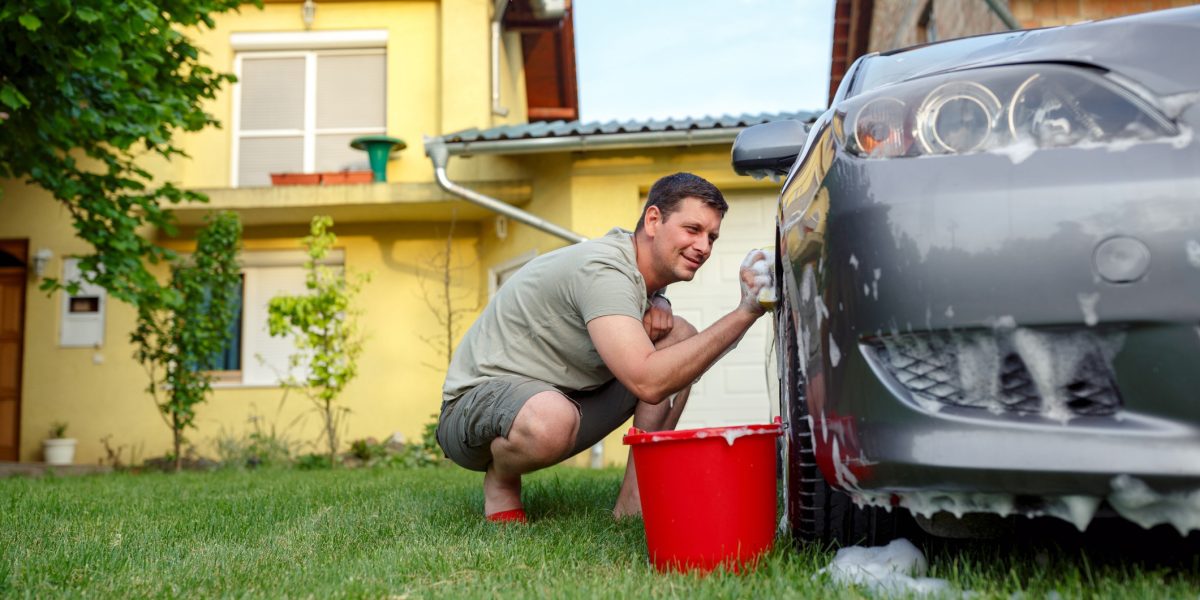 Amendă URIAȘĂ pentru românii cu curte: 4.000 lei dacă încalcă regulile privind apa