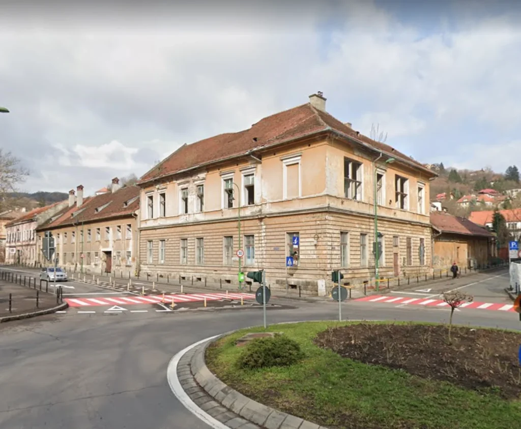 Macabru la Brașov: Resturi umane și un bebeluș în formol, la fostul spital