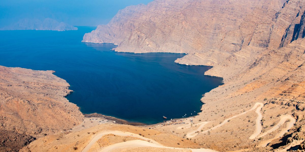 Iranul blochează Strâmtoarea Ormuz. SUA, acuzată că nu a respectat armistițiul