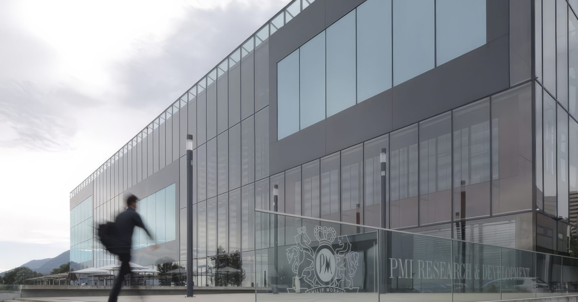 Transformarea unui sit istoric dedicat procesării tutunului într-un centru de cercetare modern reflectă angajamentul companiei Philip Morris Internațional de a avansa în domeniul produselor fără fum