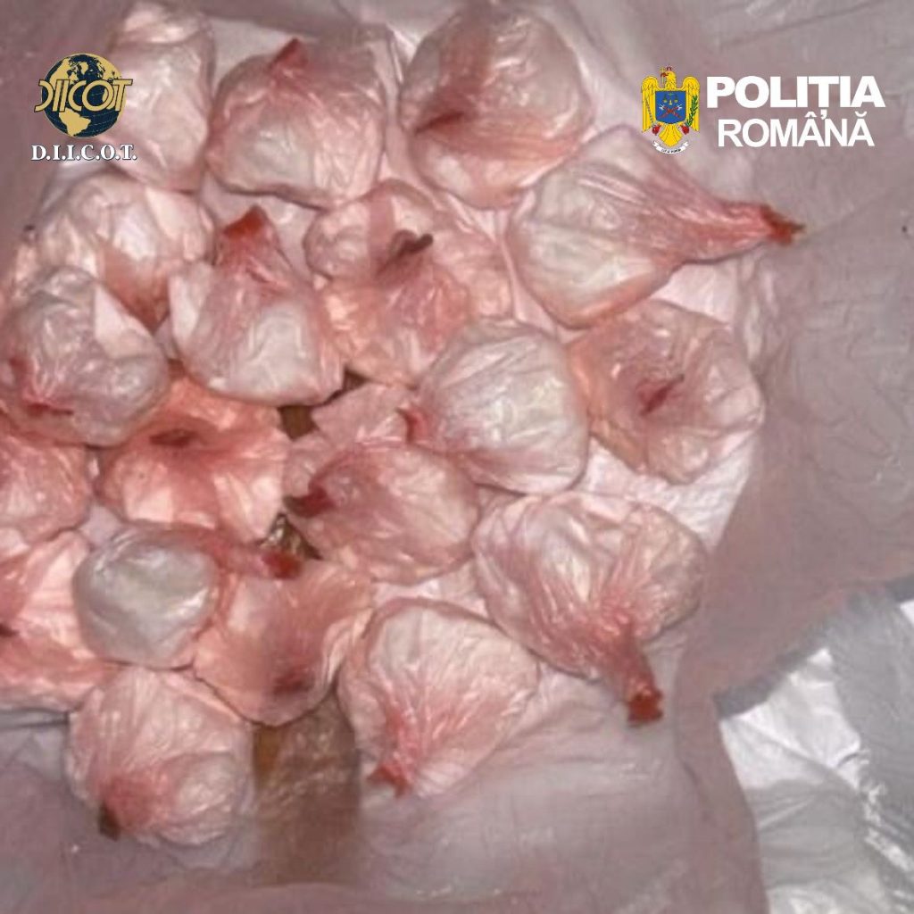 Droga la Craiova: Polițiștii l-au prins pe traficant cu zeci de doze de cocaină