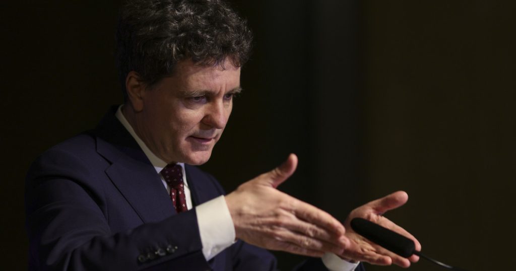 Nicușor Dan avertizează asupra riscului raționalizării combustibilului România e mai bine pregătită, dar scenariile de criză există