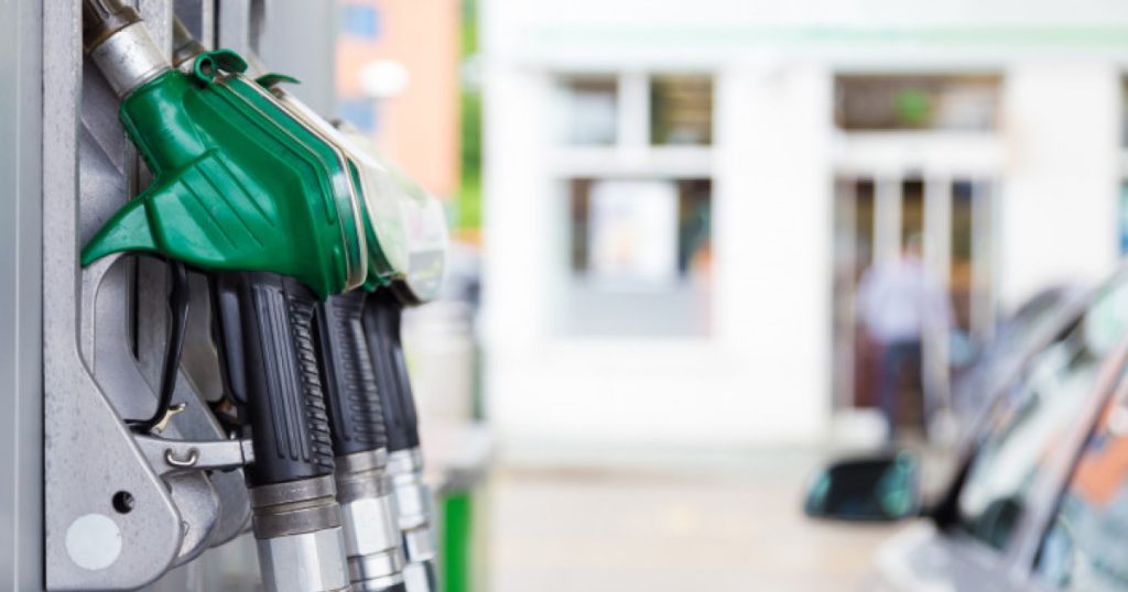 Motorina se apropie de 9,5 lei/litru! Cât costă benzina după scăderea de preț