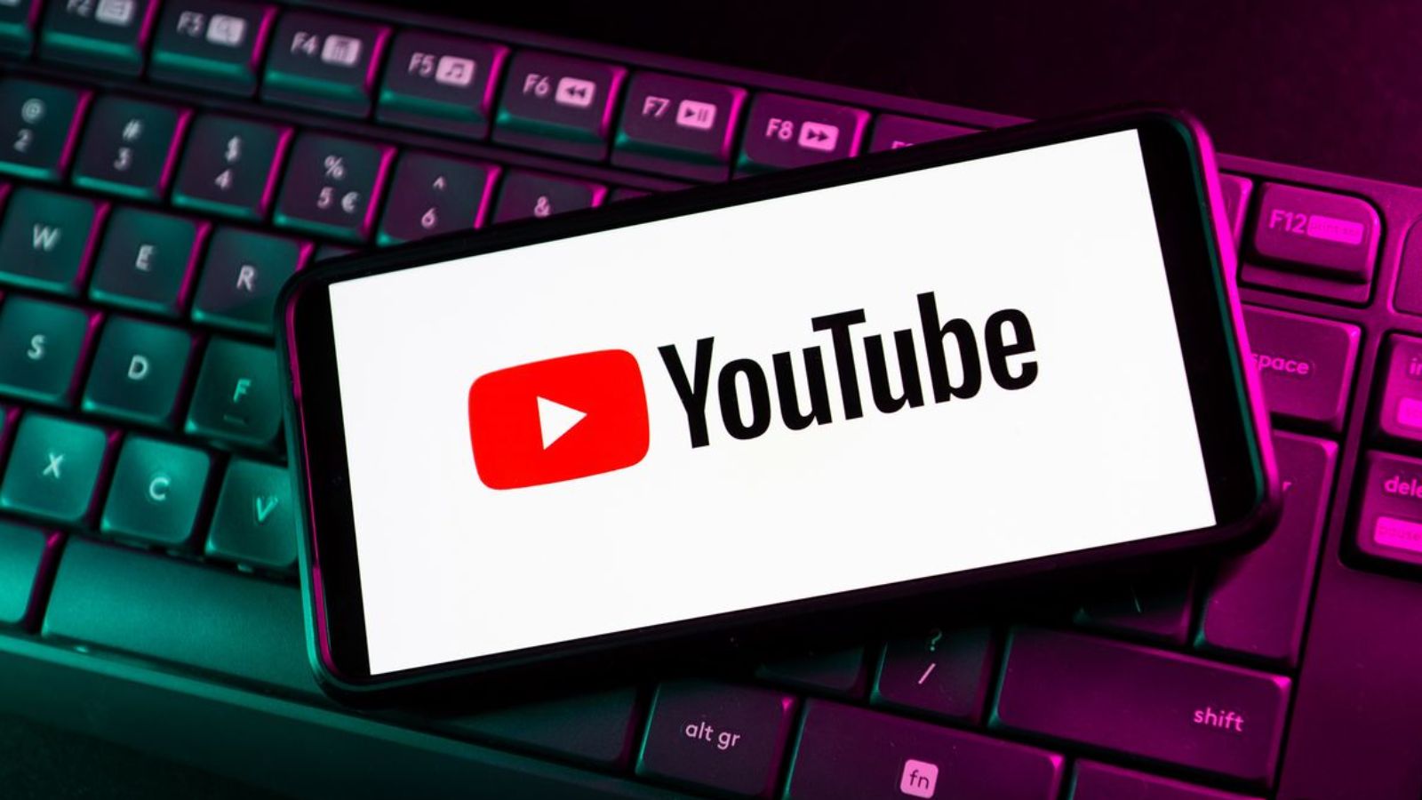 YouTube, platforma care a revoluționat modul în care consumăm conținut video, a împlinit recent aproape două decenii de la lansare