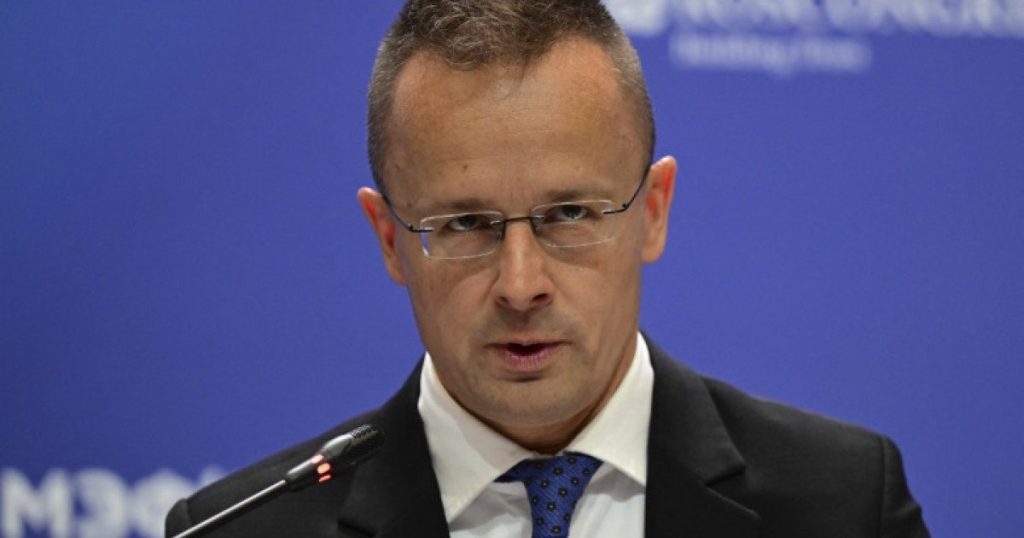 SZİJJARTO, acuzat de distrugerea de documente: Magyar, atac la Budapesta