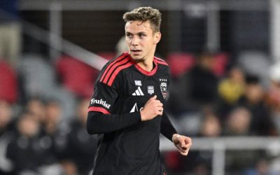 Transferul lui Louis Munteanu la Bari, o afacere de 5 milioane de euro Atacantul român Louis Munteanu a fost transferat definitiv de către clubul italian Bari, suma de transfer fiind de 5 milioane de euro