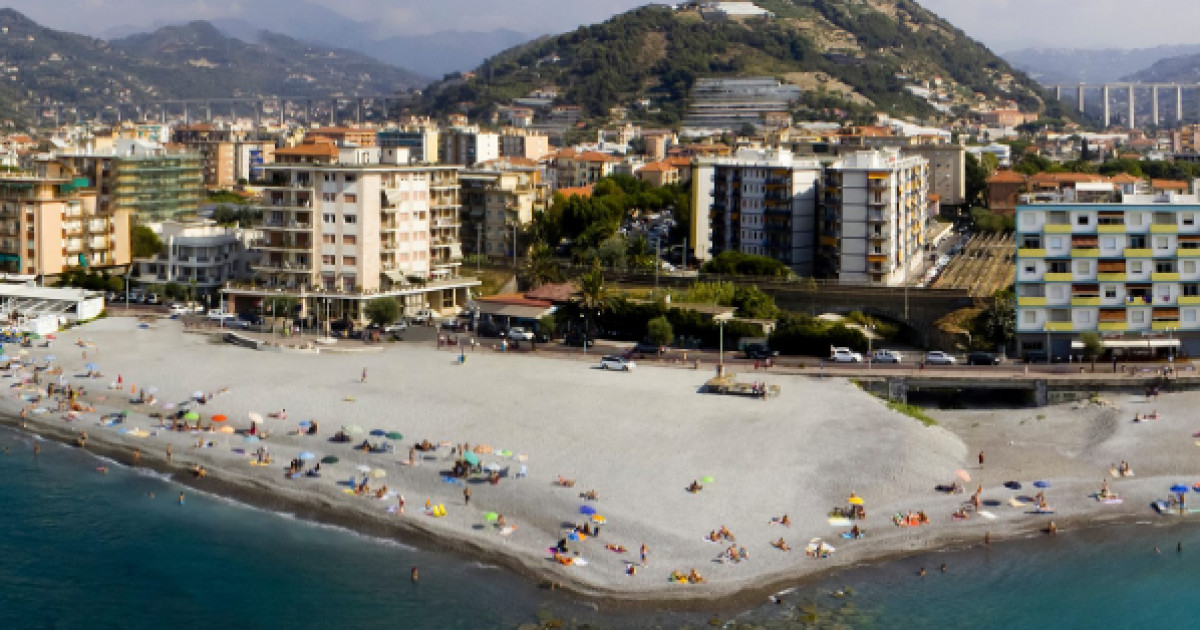 Orașul italian de coastă Vallecrosia își va schimba numele în Vallecrosia al Mare pentru a indica mai clar faptul că este situat la malul mării