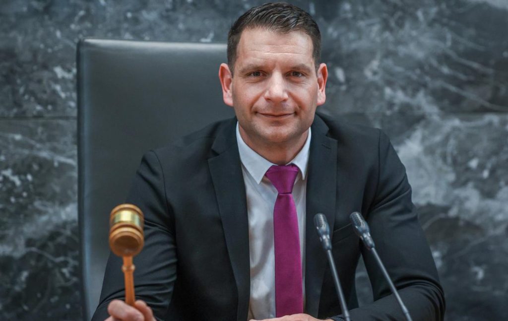 Șoc în UE: Președintele Parlamentului cere referendum NATO, dar nu și ieșirea din Uniune