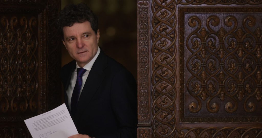 Nicușor Dan, atac la CCR: Legea guvernanței corporative, contestată de primar