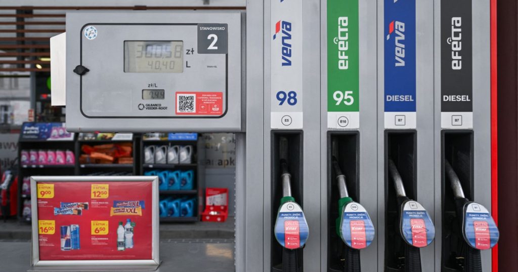 Polonia, sceptică față de finalul crizei: menține plafonarea la combustibili
