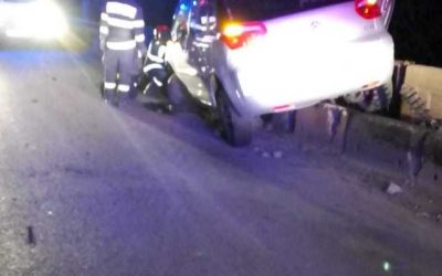 Accident grav în Bistrița-Năsăud: Trei bărbați, la spital după ce au intrat cu mașina într-un podeț pe DN 17