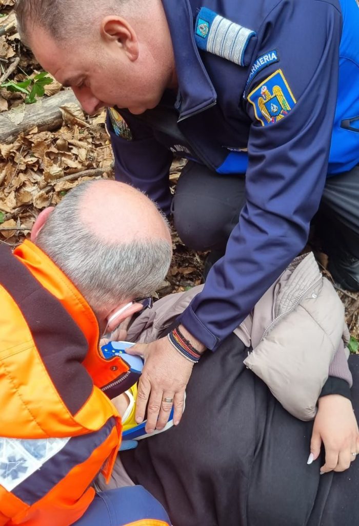 Tineri, zdrobiți de ATV pe Valea Păușa: JandarmI Montani din Călimănești, în acțiune