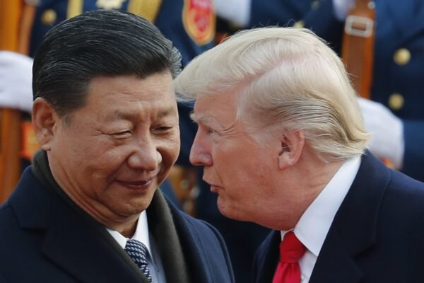 Trump, amenințări cu tarife vamale Chinei: Război comercial cu Iranul în prim-plan