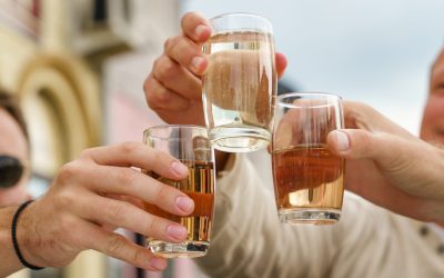 Consumul de alcool contrafăcut crește vertiginos în preajma Sărbătorilor Pascale, avertizează Spirits România, asociația producătorilor și distribuitorilor de băuturi spirtoase