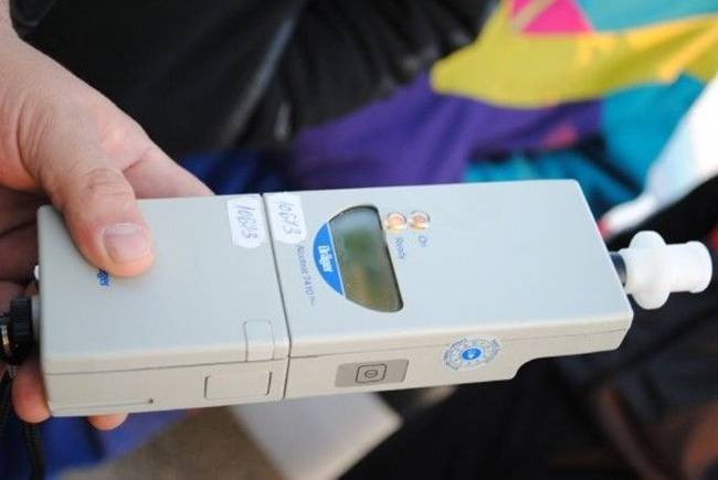 Troleibuzele din București, blindate cu alcooltest: pornesc doar cu șoferi treji