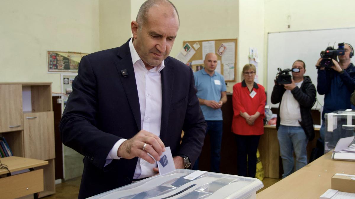 Radev cere mobilizare: Alegeri anticipate în Bulgaria, lupta cu votul cumpărat
